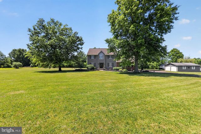2002 BROAD ST, Perkasie, PA 18944