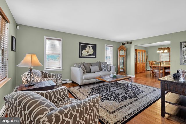 2002 BROAD ST, Perkasie, PA 18944