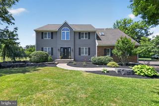 2002 BROAD ST, Perkasie, PA 18944
