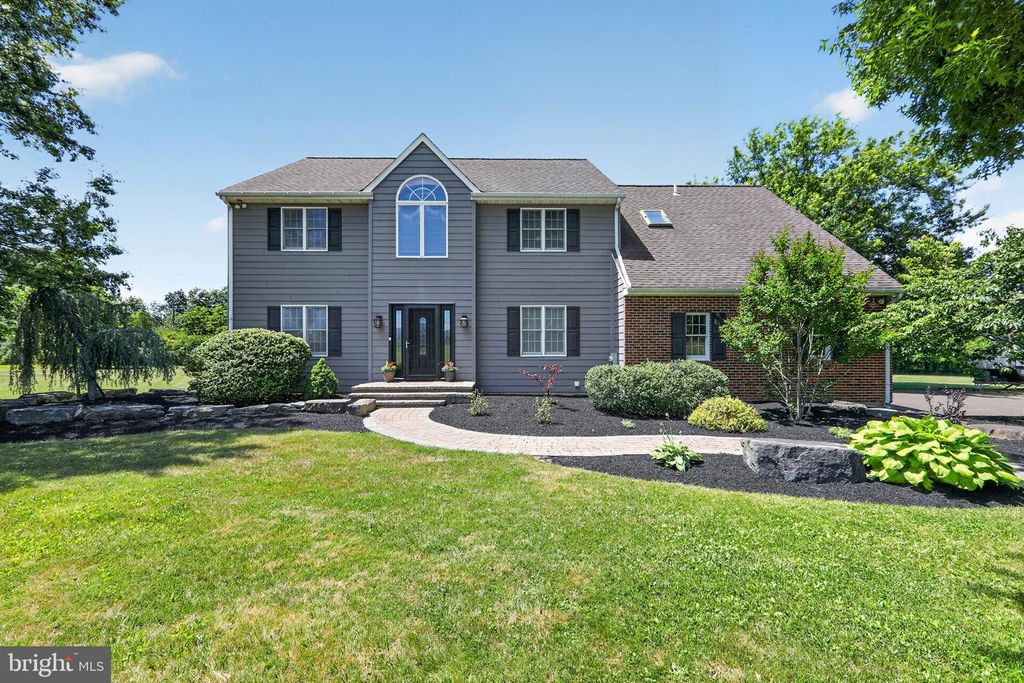2002 BROAD ST, Perkasie, PA 18944