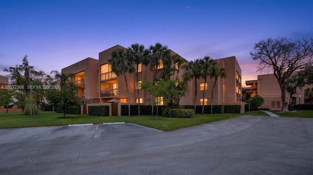 10975 SW 107th Street 302, Miami, FL 33176