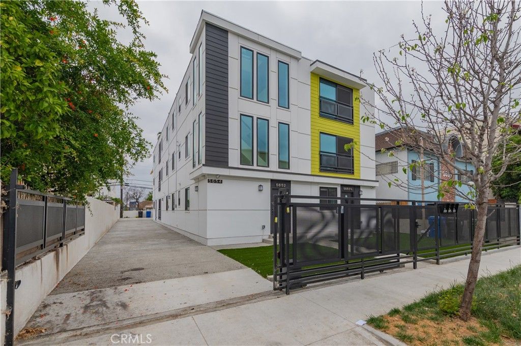 5652 La Mirada Avenue, Los Angeles, CA 90038 — photo 2