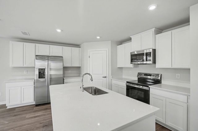 8040 NW Sterling Oaks Dr, Ash, NC 28420