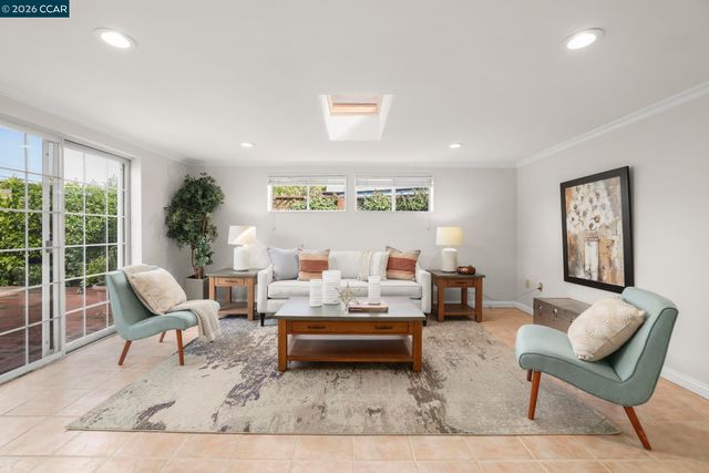 1449 Cape Cod Way, Concord, CA 94521