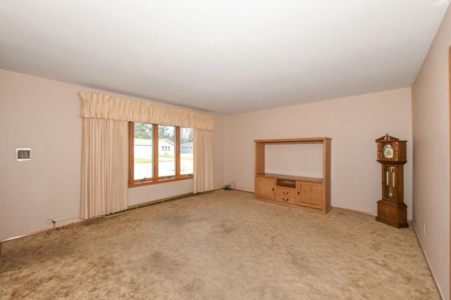 257 Mohawk Road, Janesville, WI 53545