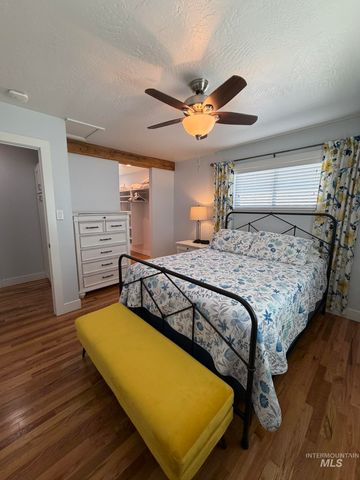 239 Blue Lakes Blvd, Twin Falls, ID 83301