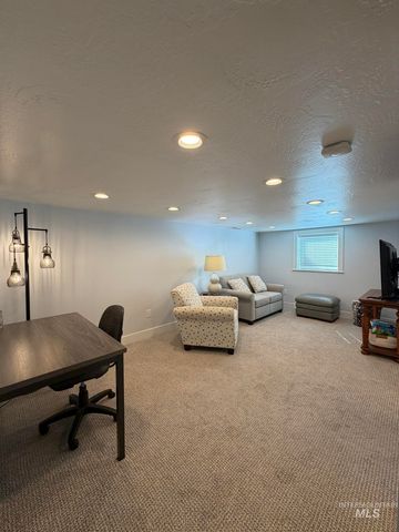 239 Blue Lakes Blvd, Twin Falls, ID 83301