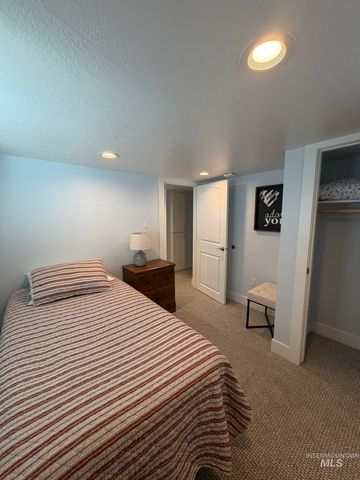 239 Blue Lakes Blvd, Twin Falls, ID 83301