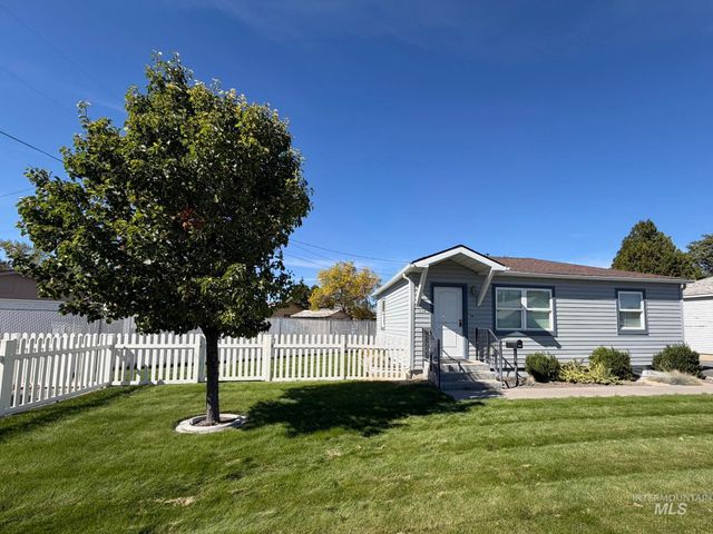 239 Blue Lakes Blvd, Twin Falls, ID 83301