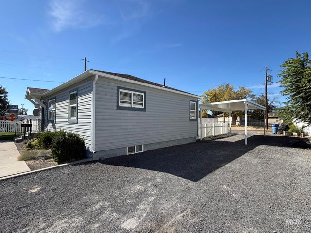 239 Blue Lakes Blvd, Twin Falls, ID 83301