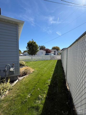 239 Blue Lakes Blvd, Twin Falls, ID 83301