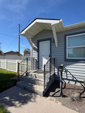 239 Blue Lakes Blvd, Twin Falls, ID 83301