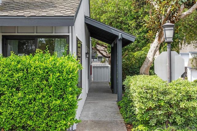 8028 Caminito Mallorca, La Jolla, CA 92037