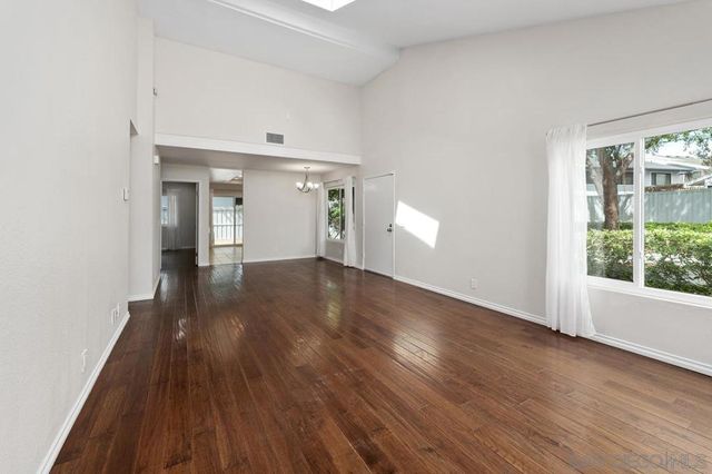 8028 Caminito Mallorca, La Jolla, CA 92037