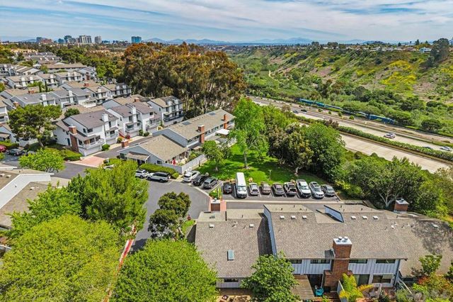 8028 Caminito Mallorca, La Jolla, CA 92037