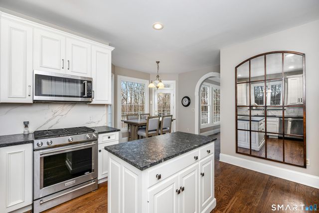 2 Apple Drive, Oxford, CT 06478