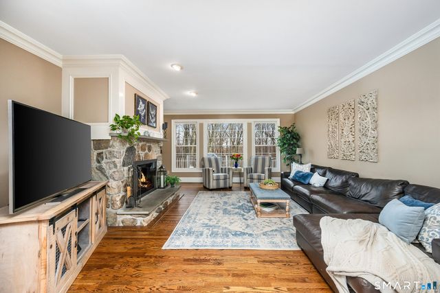 2 Apple Drive, Oxford, CT 06478