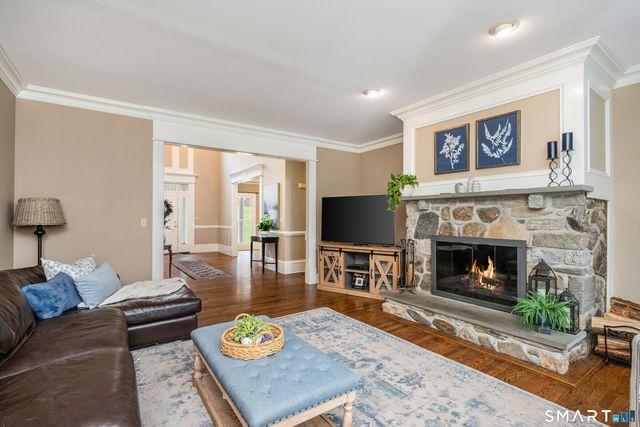 2 Apple Drive, Oxford, CT 06478