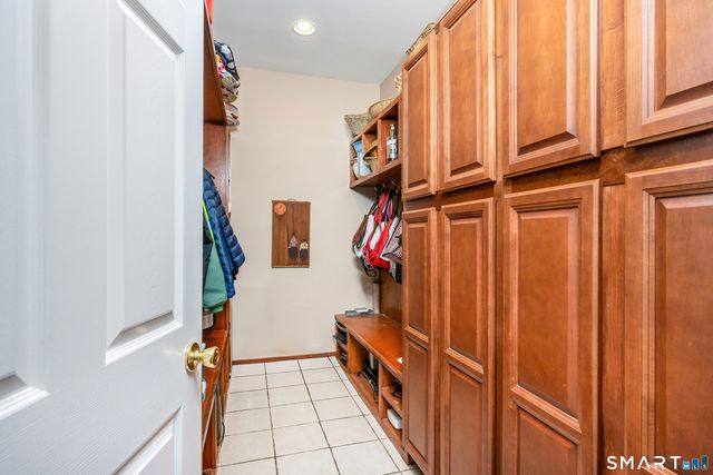 2 Apple Drive, Oxford, CT 06478