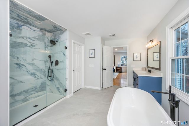 2 Apple Drive, Oxford, CT 06478