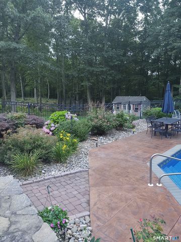 2 Apple Drive, Oxford, CT 06478