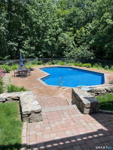 2 Apple Drive, Oxford, CT 06478