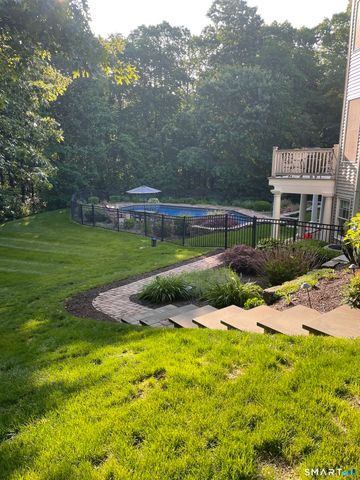 2 Apple Drive, Oxford, CT 06478