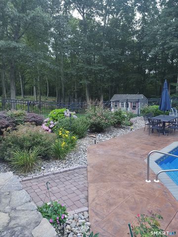 2 Apple Drive, Oxford, CT 06478