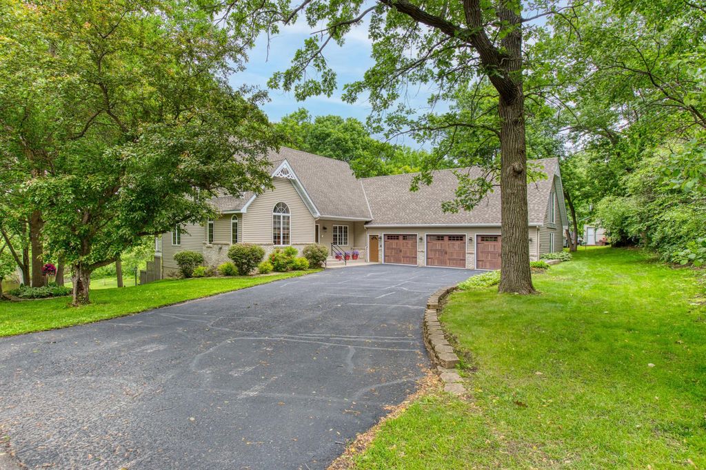 410 6th Street NW, Milaca, MN 56353