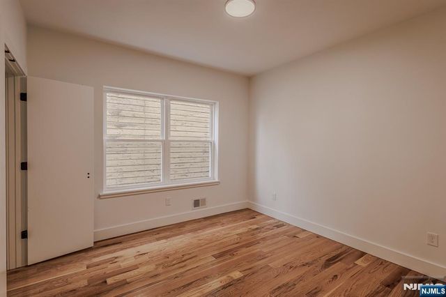 29 Kent Street, Newark, NJ 07108