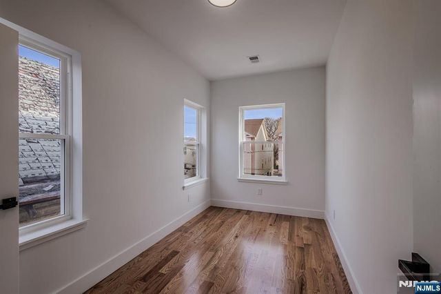 29 Kent Street, Newark, NJ 07108