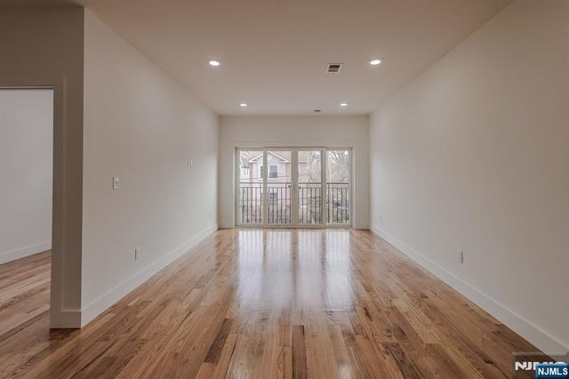 29 Kent Street, Newark, NJ 07108