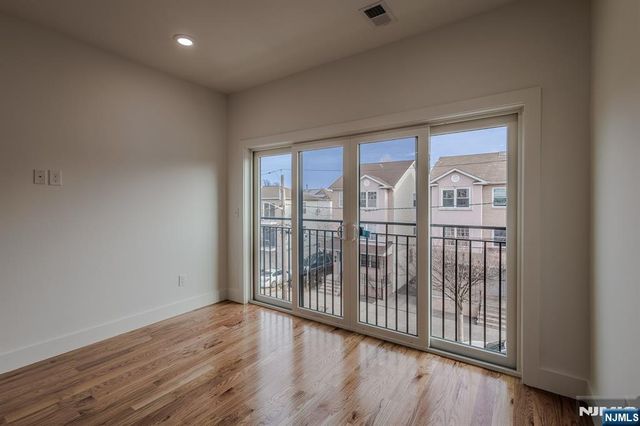 29 Kent Street, Newark, NJ 07108