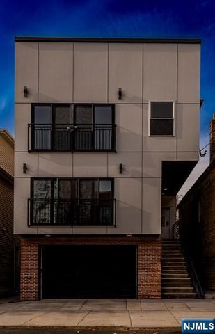 29 Kent Street, Newark, NJ 07108