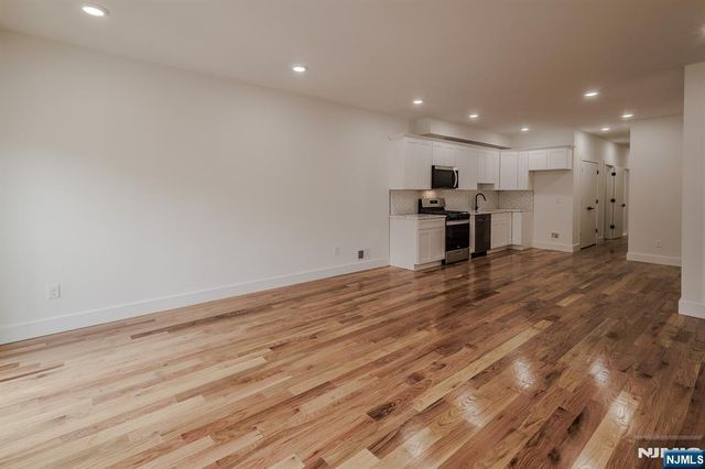 29 Kent Street, Newark, NJ 07108