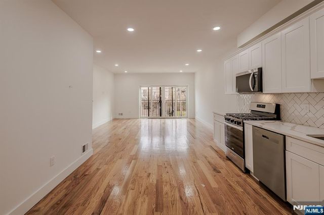 29 Kent Street, Newark, NJ 07108