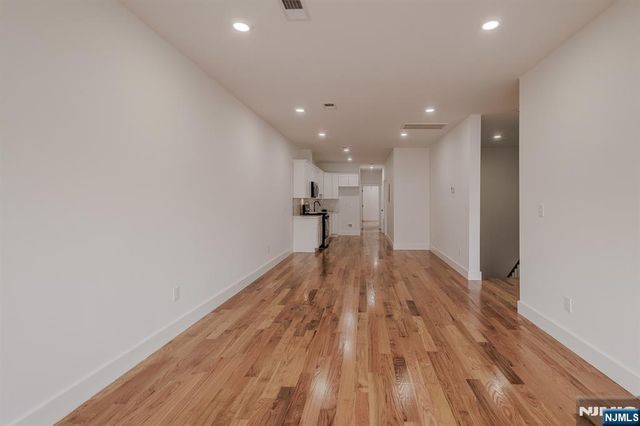 29 Kent Street, Newark, NJ 07108