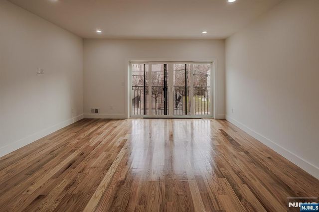 29 Kent Street, Newark, NJ 07108