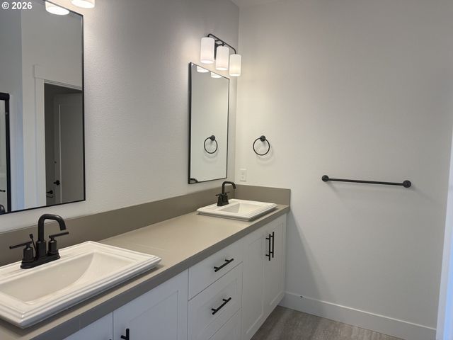 1200 Rachel Ln, Molalla, OR 97038