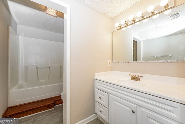 232 Farmbrook Parkway, Stockbridge, GA 30281