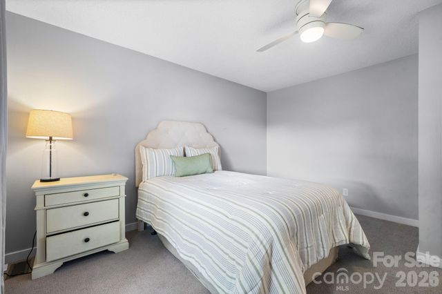 1330 5th Street NE 22, Hickory, NC 28601