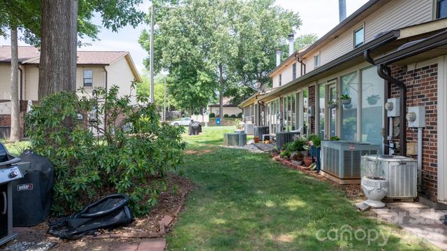 1330 5th Street NE 22, Hickory, NC 28601