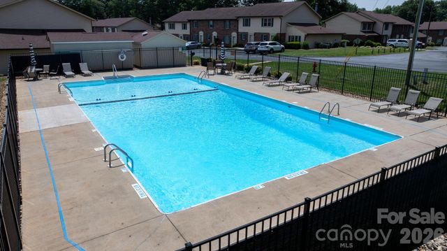 1330 5th Street NE 22, Hickory, NC 28601