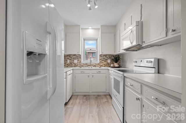 1330 5th Street NE 22, Hickory, NC 28601