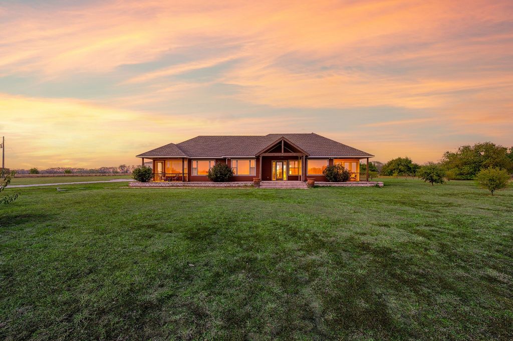 168 Hawk Ridge Road, Decatur, TX 76234 — photo 2