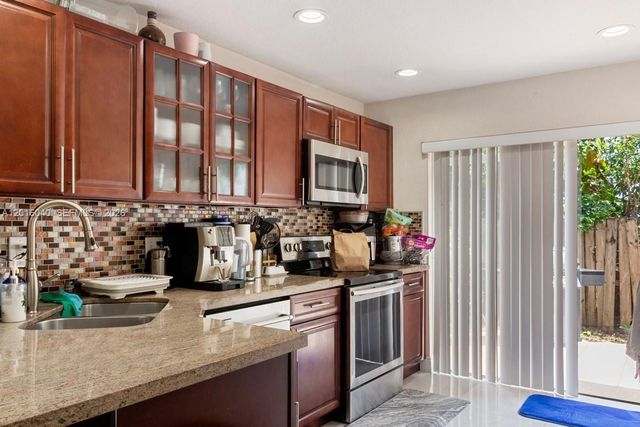 5605 NW 109th Ave 71, Doral, FL 33178