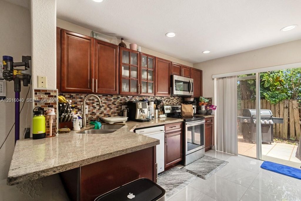 5605 NW 109th Ave 71, Doral, FL 33178