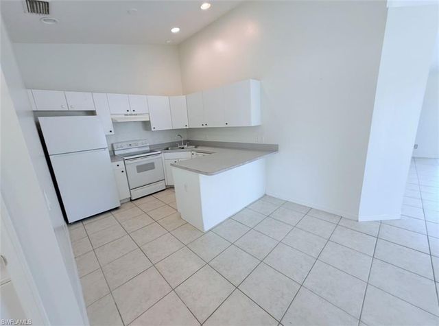 541 Hancock Bridge PKWY, Cape Coral, FL 33990