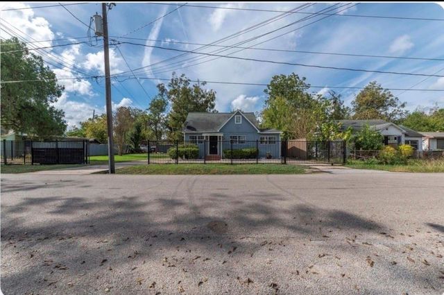 4303 Castor Street, Houston, TX 77022