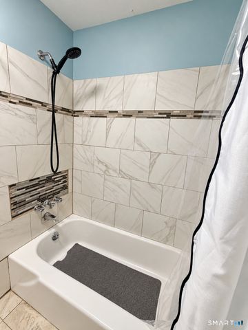 23 Coach Circle, Windsor, CT 06095